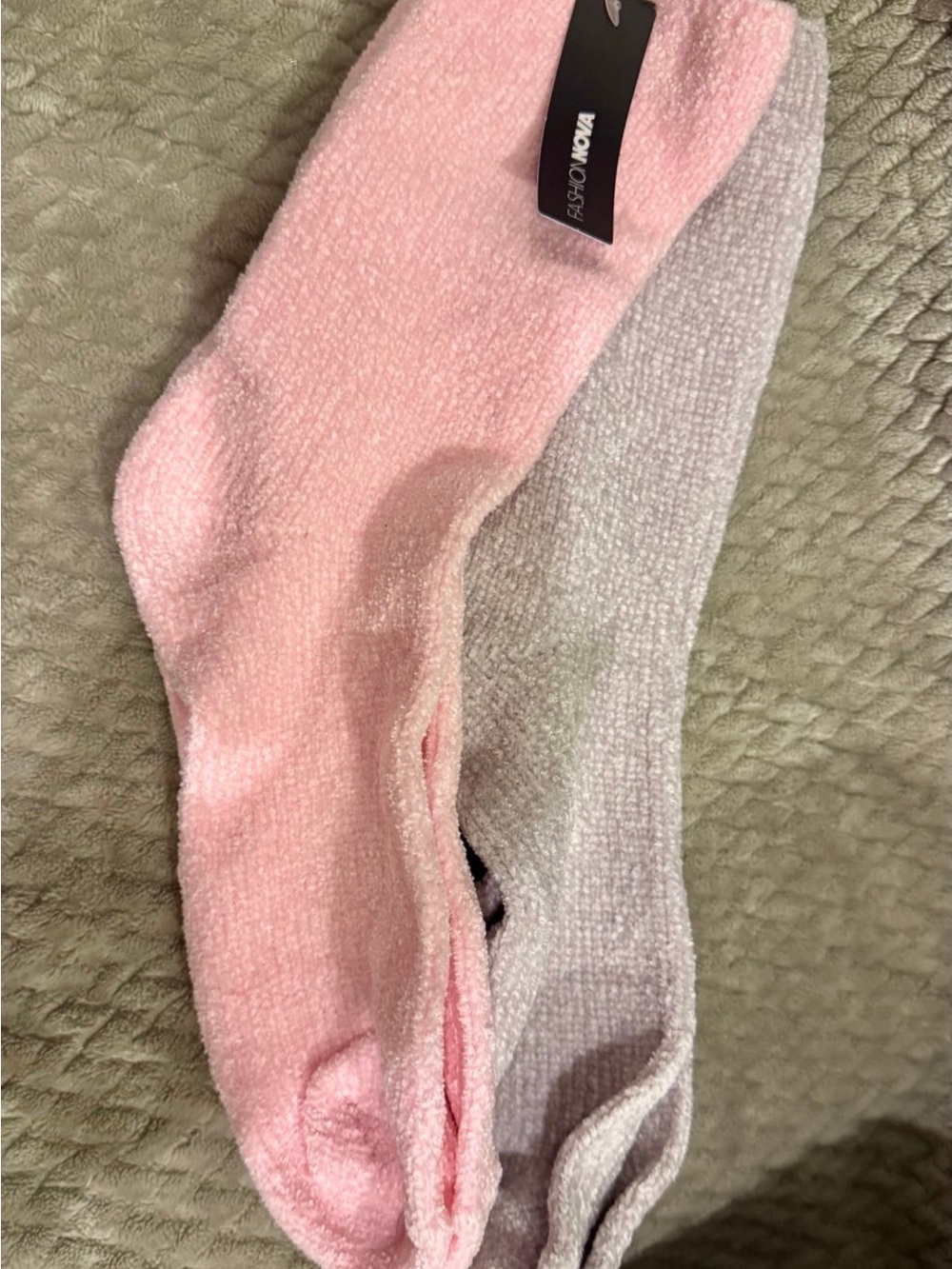 Fashion Nova Crew Socks in Pink & Light Gray